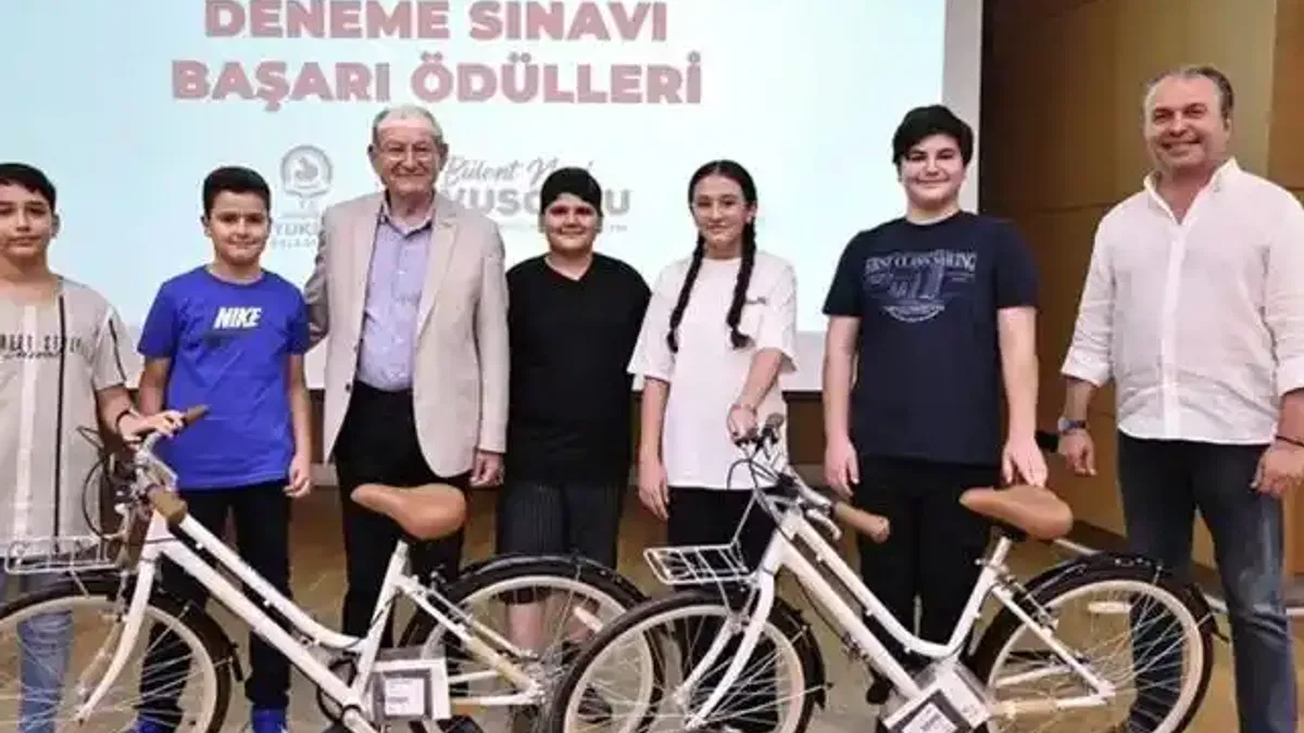 Başarılı öğrencilere Büyükşehir’den ödül