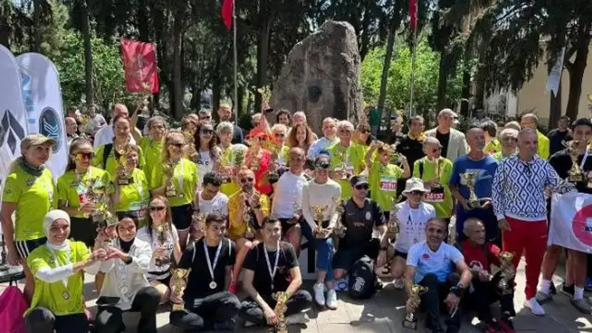 Özlem Işık, Zübeyde Hanım Koşusu'nda kupa kazandı