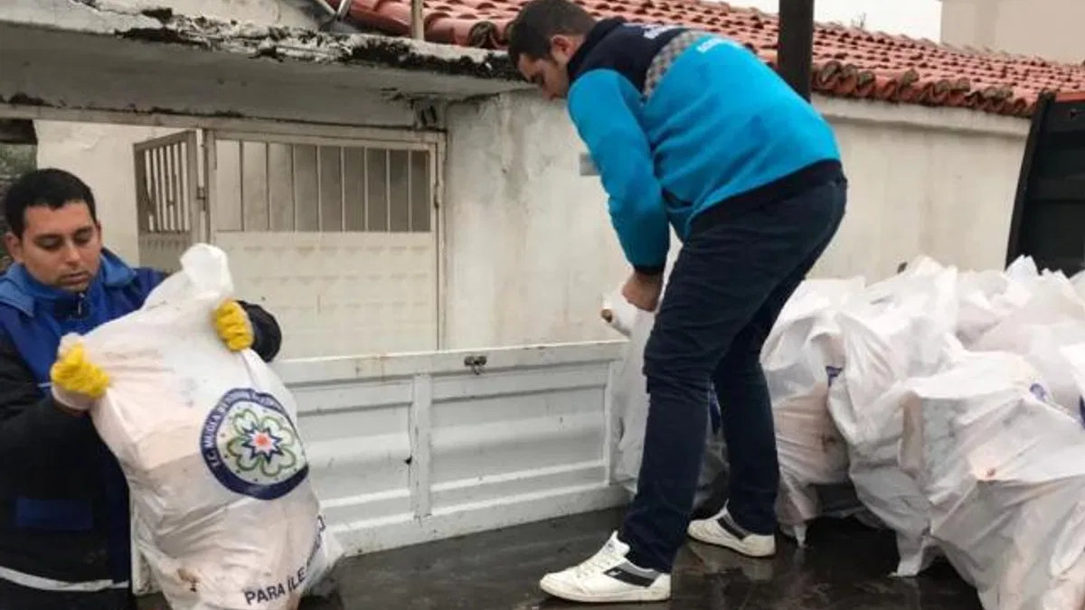 Muğla'da 17 bin 400 çuval odun dağıtıldı
