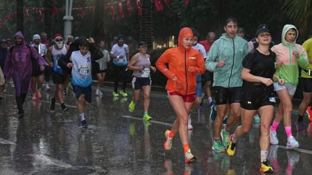 16. Uluslararası Adana Kurtuluş Yarı Maratonu koşuldu