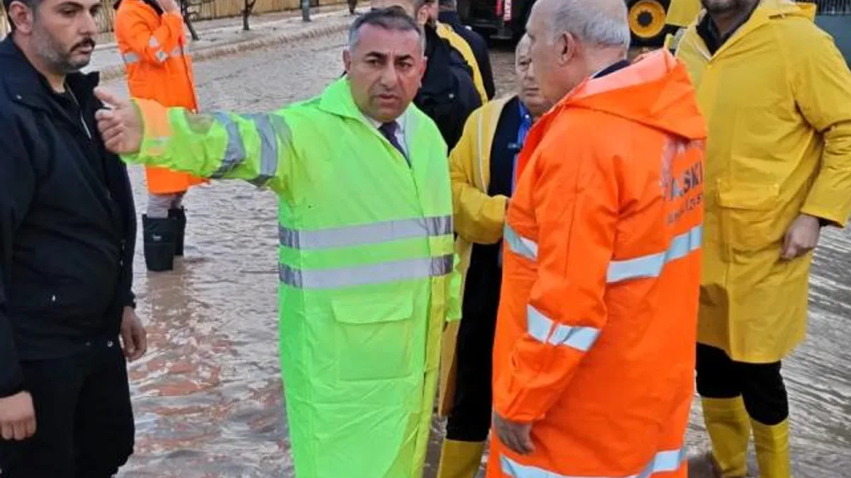 Adana Büyükşehir, Su Baskınlarından Etkilenen Vatandaşın Yanında