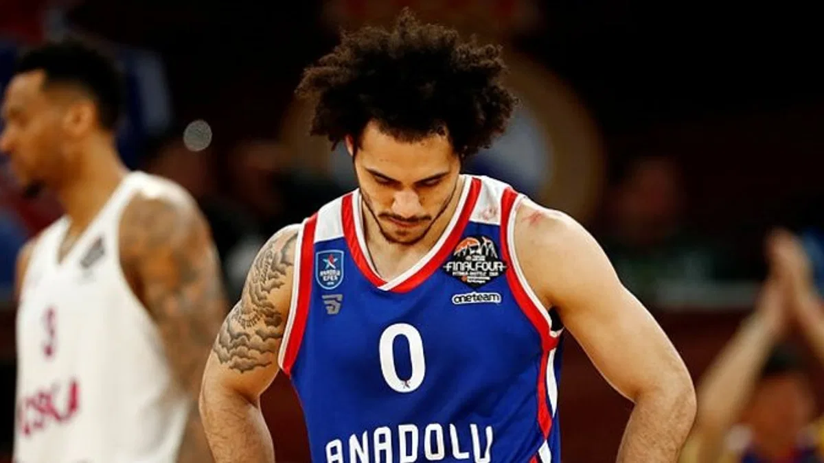 Shane Larkin'den depremzedelere destek!