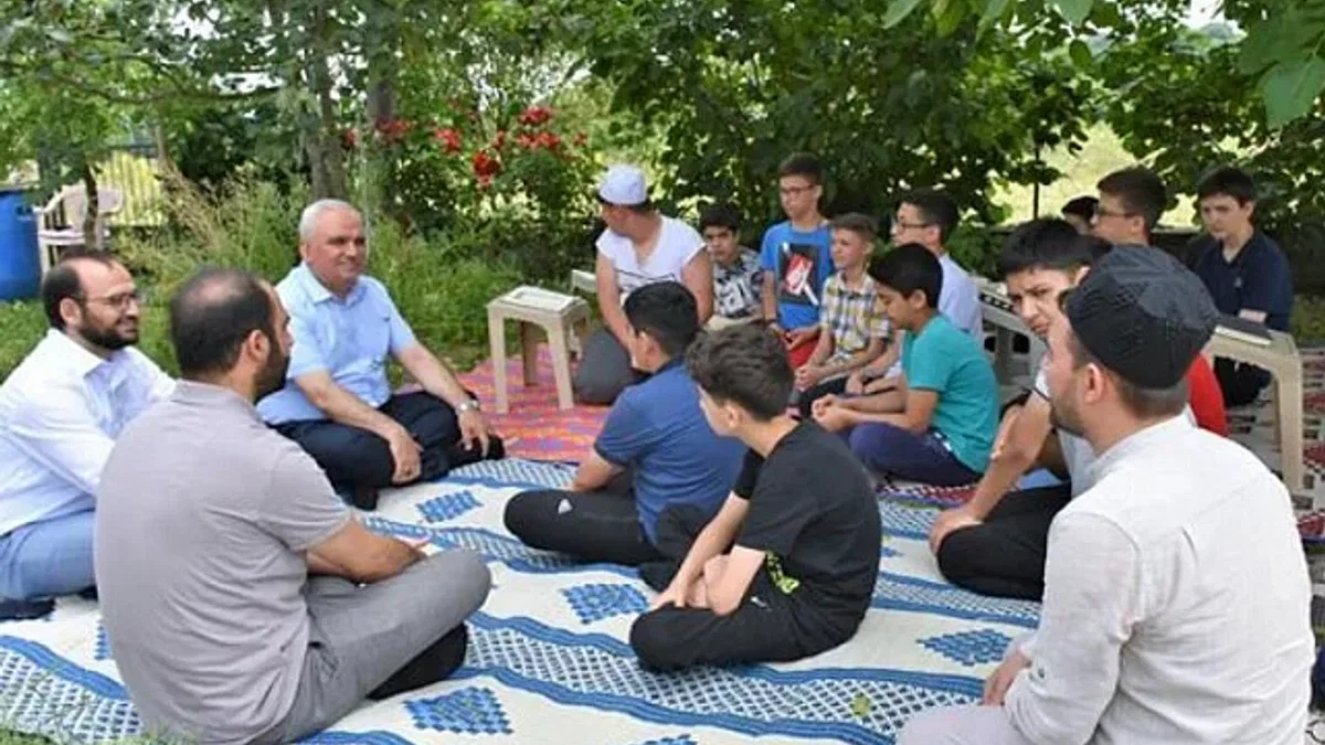 Bilecik'te hafızlar Pazaryeri'nde motive kampında
