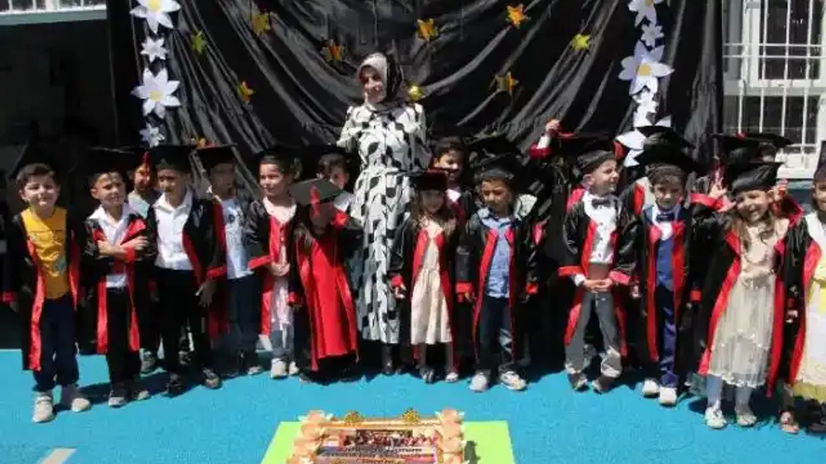 Yeşilli Zübeyde Hanım Anaokulu'nda mezuniyet töreni düzenlendi