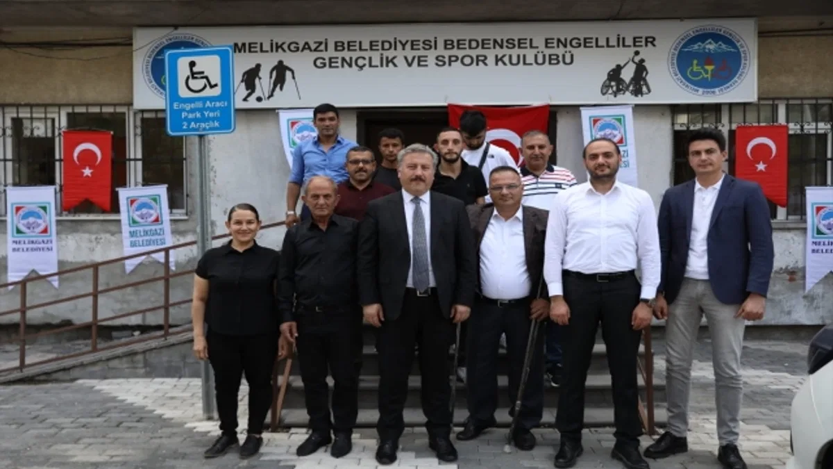 Başkan Palancıoğlu'ndan Melikgazi Belediyesi Bedensel Engelliler Spor Kulübü'ne ziyaret