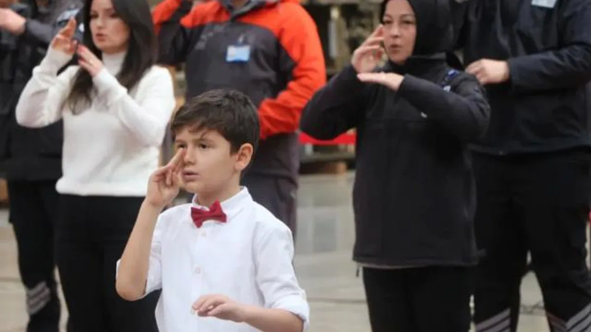 Bursa Burulaş'ta hizmet bir 'işaret'e bakıyor