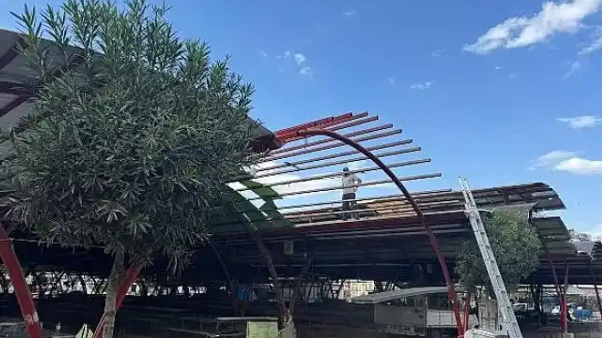 Salihli Pazar Pazarı'nda Onarım Çalışmaları Sürüyor