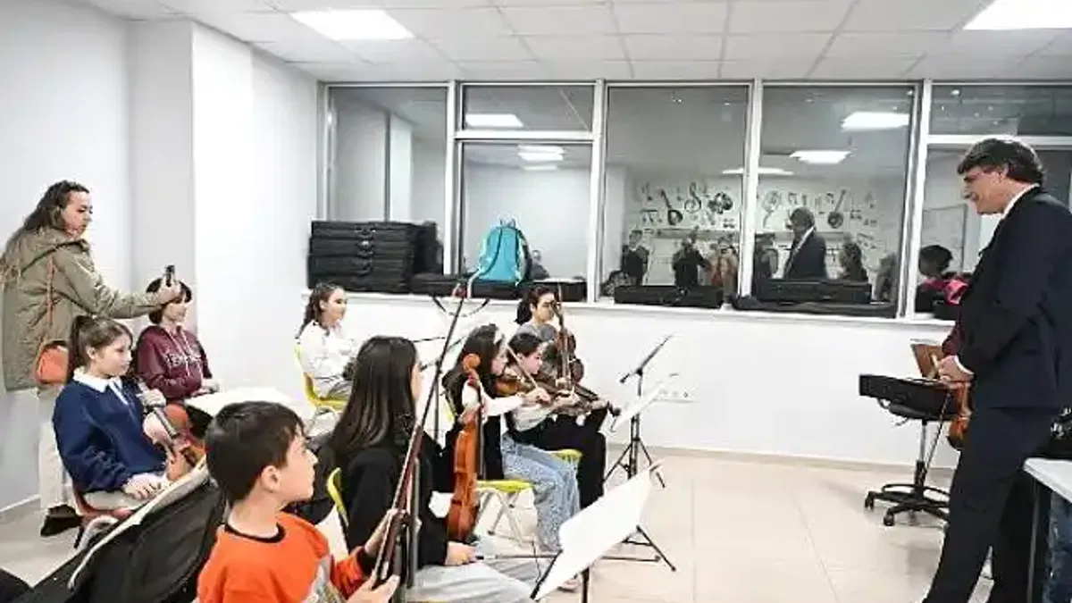 Başkan Kocaman İle Gençlerin Kahve Sohbeti