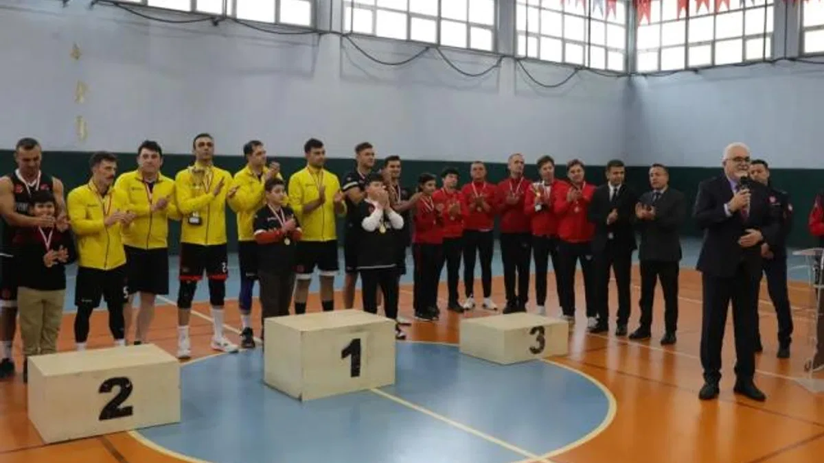 İstanbul İtfaiyesi Spor Turnuvası'nda kupalar sahiplerini buldu