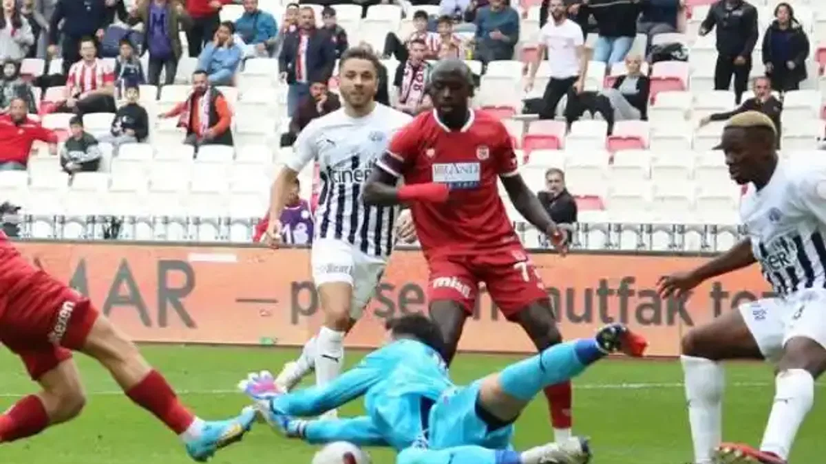 Sivasspor 0-1 Kasımpaşa (Maç Sonucu) Paşa deplasmanda galip