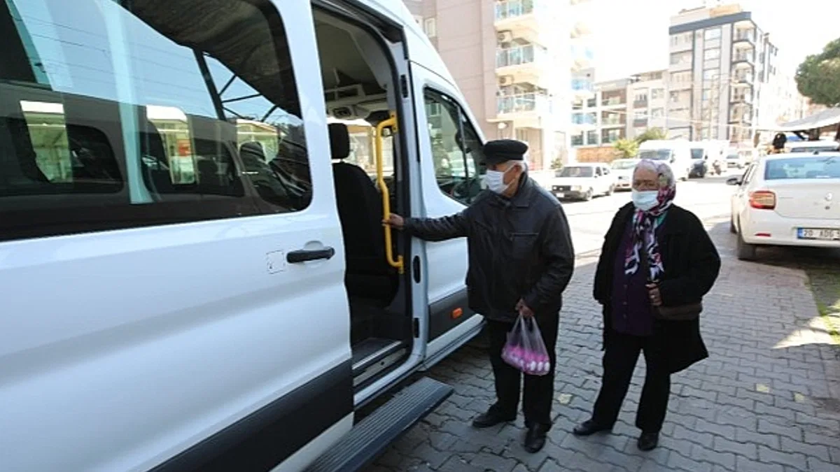 Bayraklı'da "ücretsiz pazar servisi" dönemi