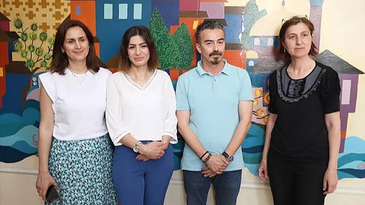Nefes borusuna yiyecek kaçan öğretmeni meslektaşları kurtardı
