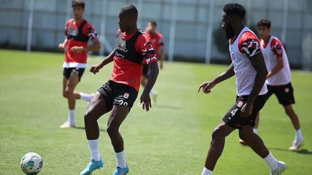 Sivasspor, Süper Lig'de yarın Alanyaspor ile sahasında karşılaşacak
