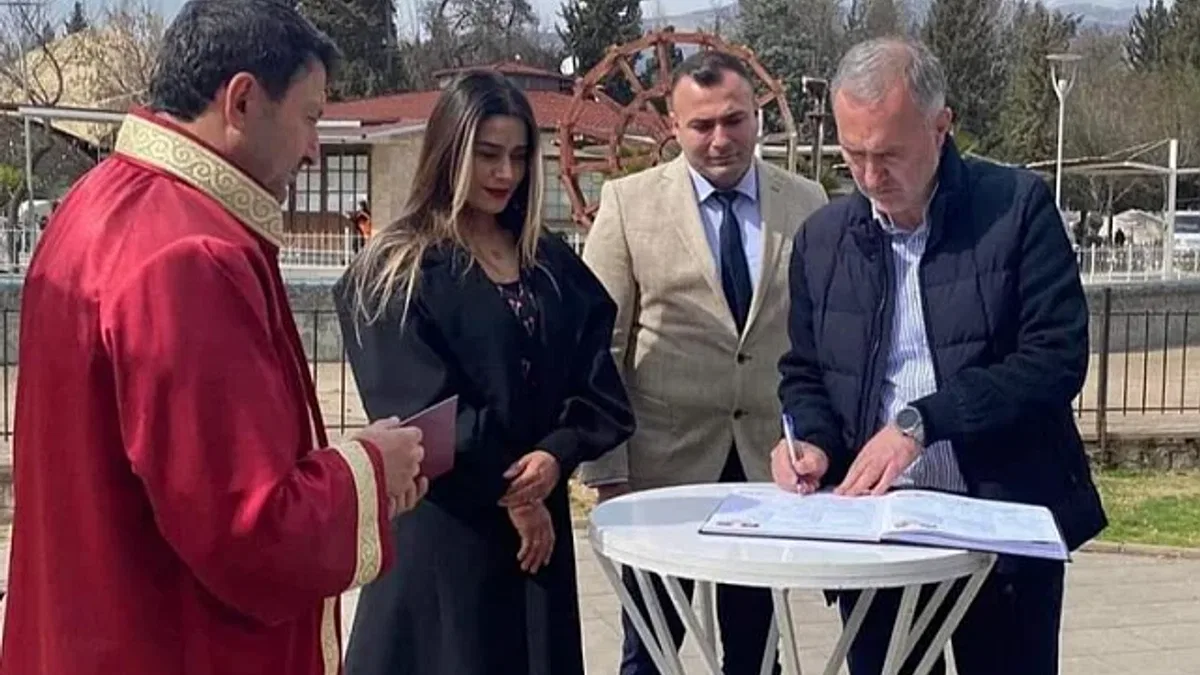 Bursa İnegöllü zabıta memuru Kahramanmaraş'ta dünya evine girdi