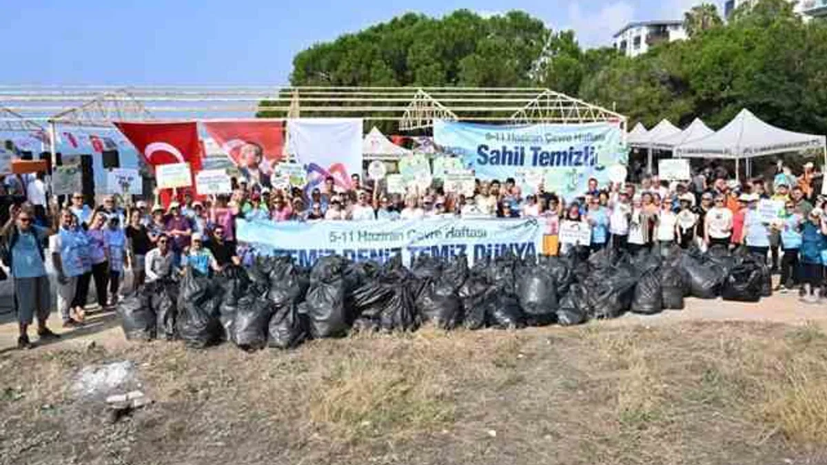 Mersin’de Çevre Haftası’nda sahiller temizlendi