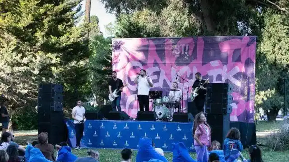 İzBBŞT Gençlik Günleri Karayel Band konseriyle tamamlandı