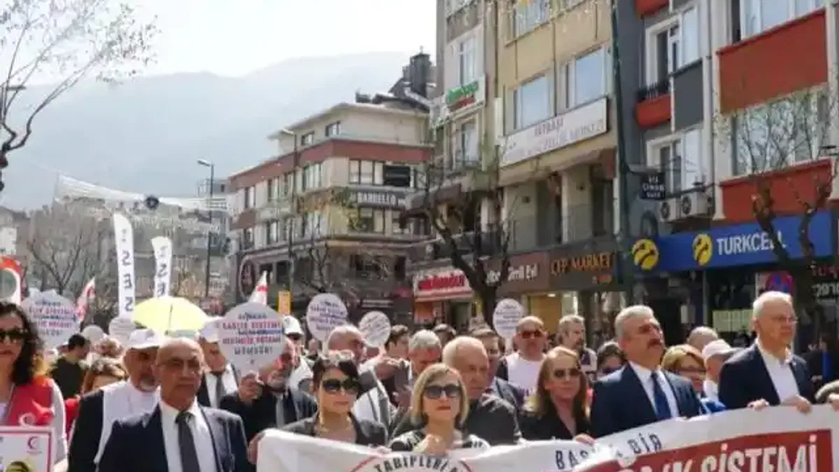 Bursa'da 14 Mart yürüyüşü gerçekleştirildi