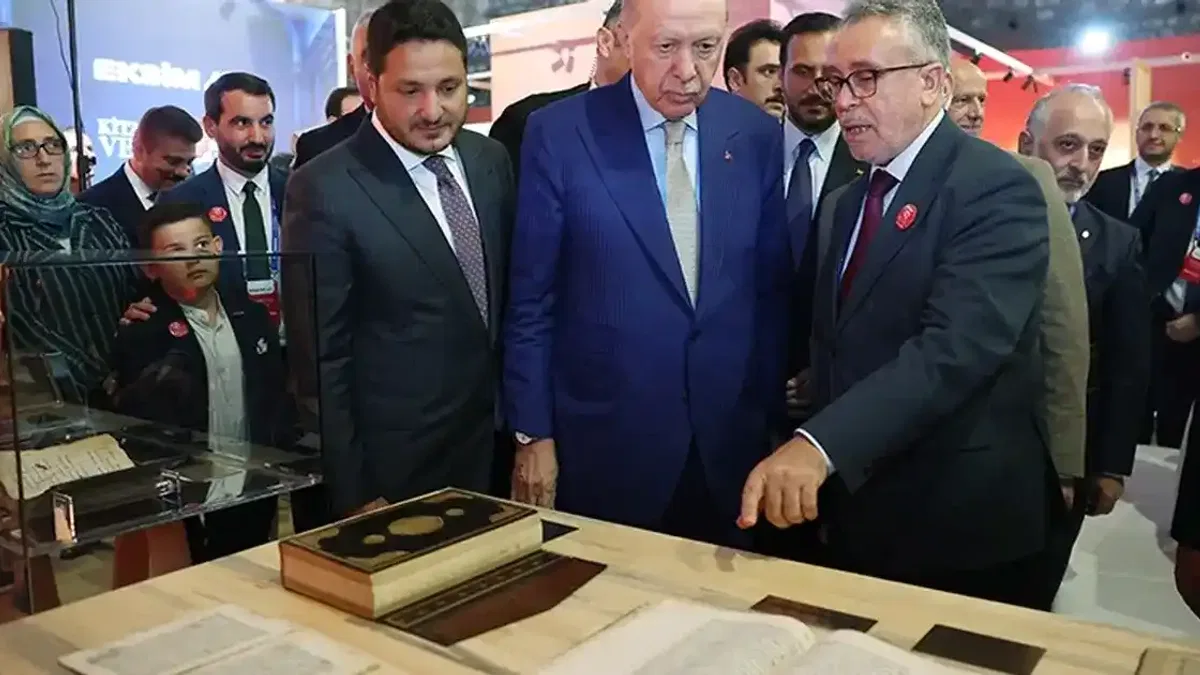 Cumhurbaşkanı Erdoğan'dan 'kitap' vurgusu: Bizi köklerimize bağlayan en güçlü damar