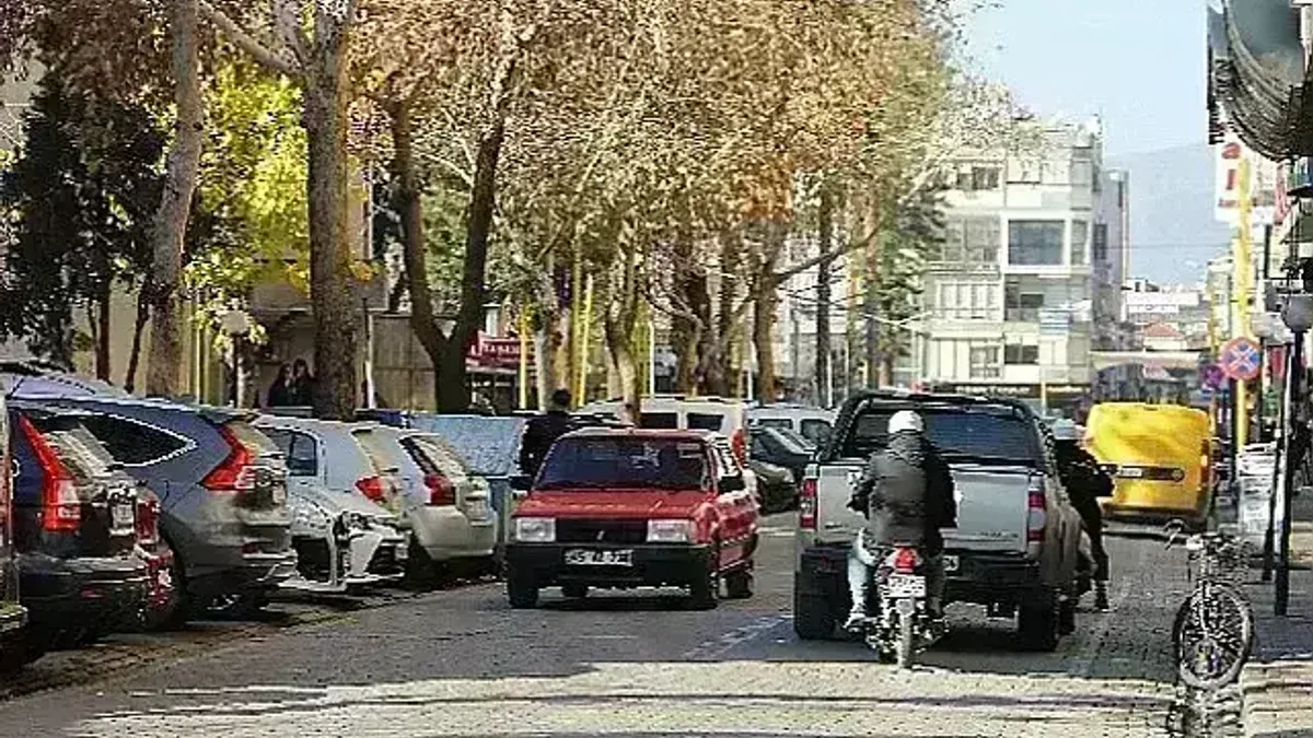 Ödemiş'te Hürriyet Caddesi artık tek yön