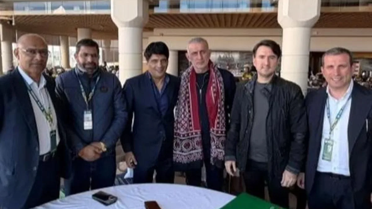 TFF Başkanı Hacıosmanoğlu ve Pakistanlı mevkidaşıyla bir araya geldi