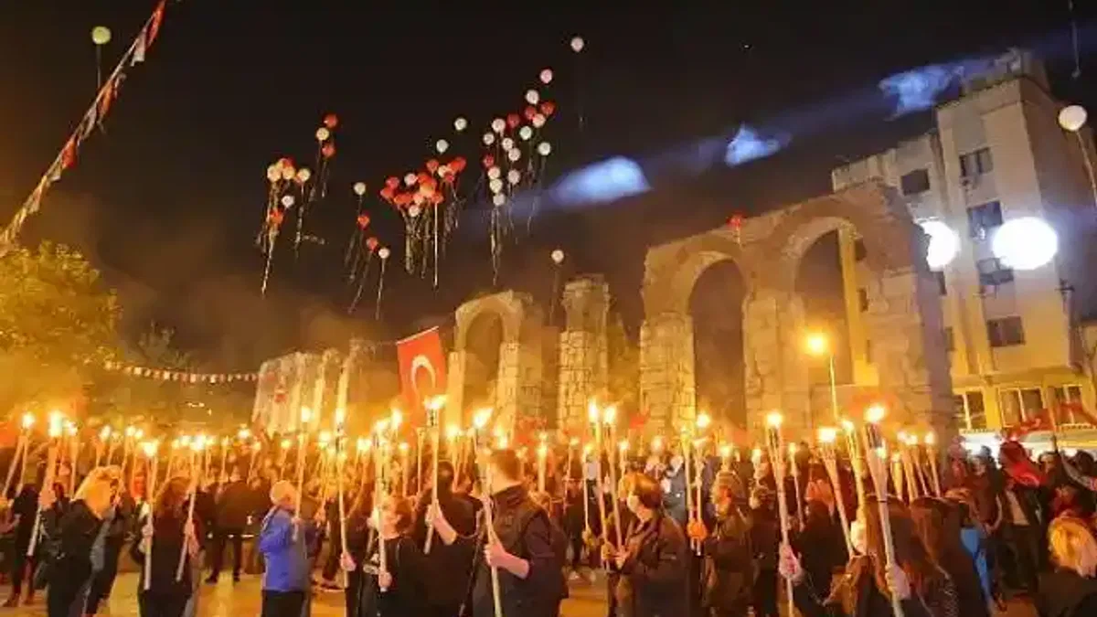 Efes selçuk cumhuriyetin 100 yılını coşkuyla kutladı