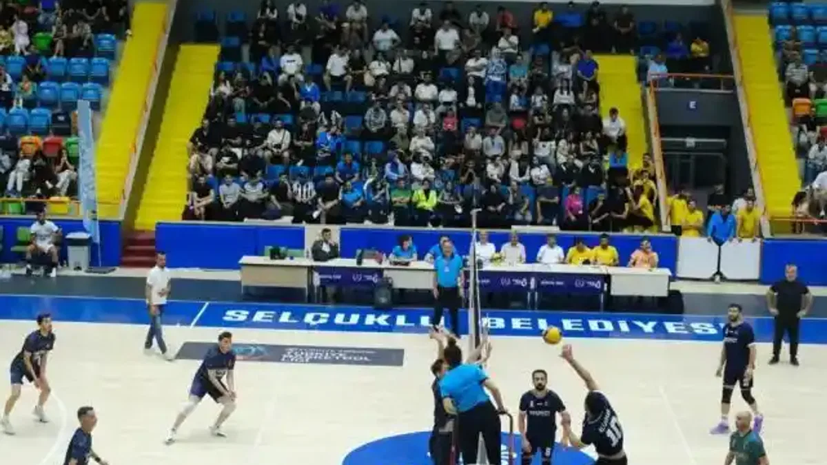 Konya’da ilçeler arası voleybol heyecanı başladı
