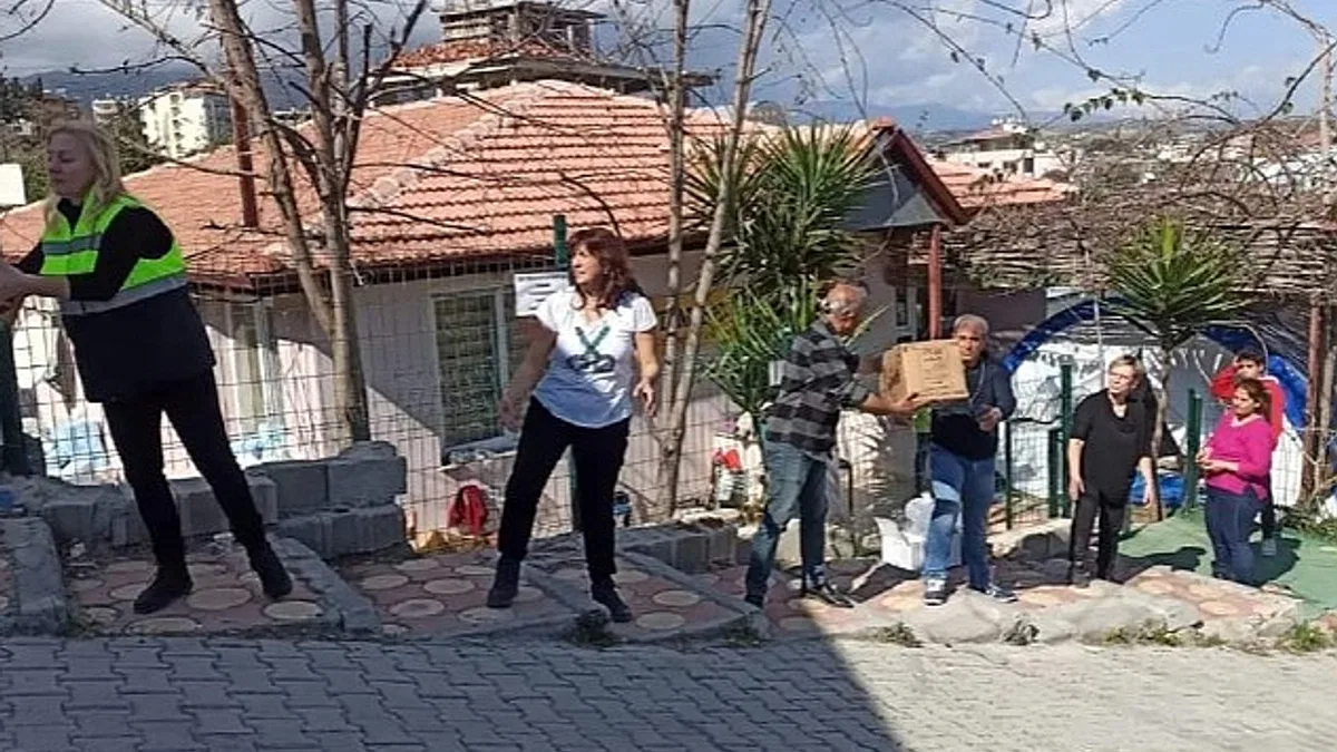 Kadınlar Hayatın Yeniden Kurulması İçin Dayanışma İçinde