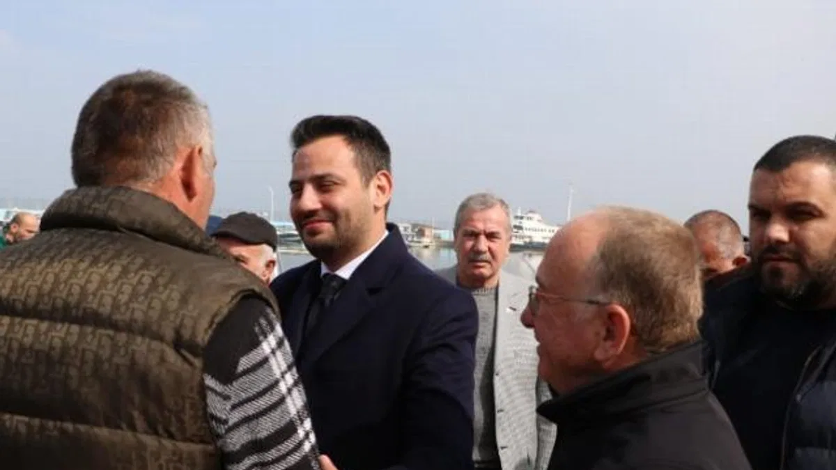AK Partili Dinçer'den Güzelyalı Su Ürünleri'ne ziyaret