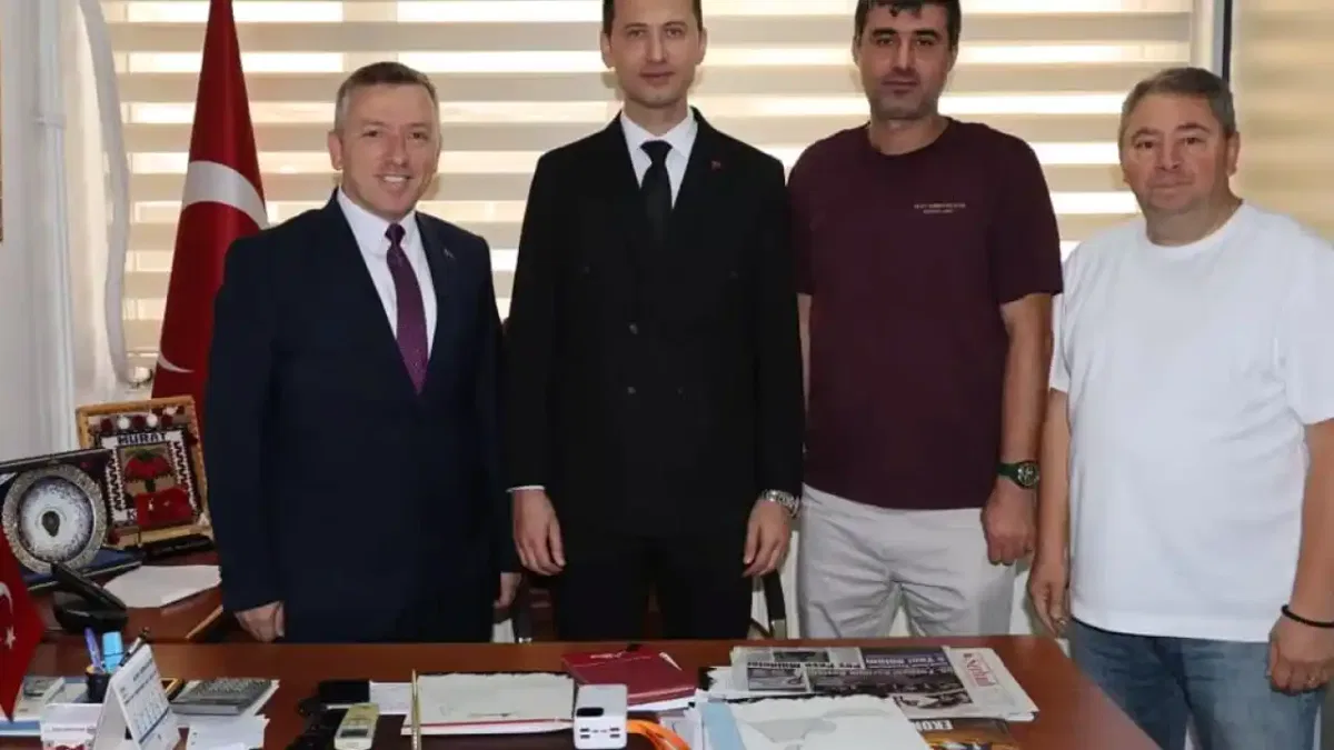 Arhavi Kaymakamı Çimşir’den Artvin Trabzonsporlu Taraftarlar Derneği'ne veda ziyareti