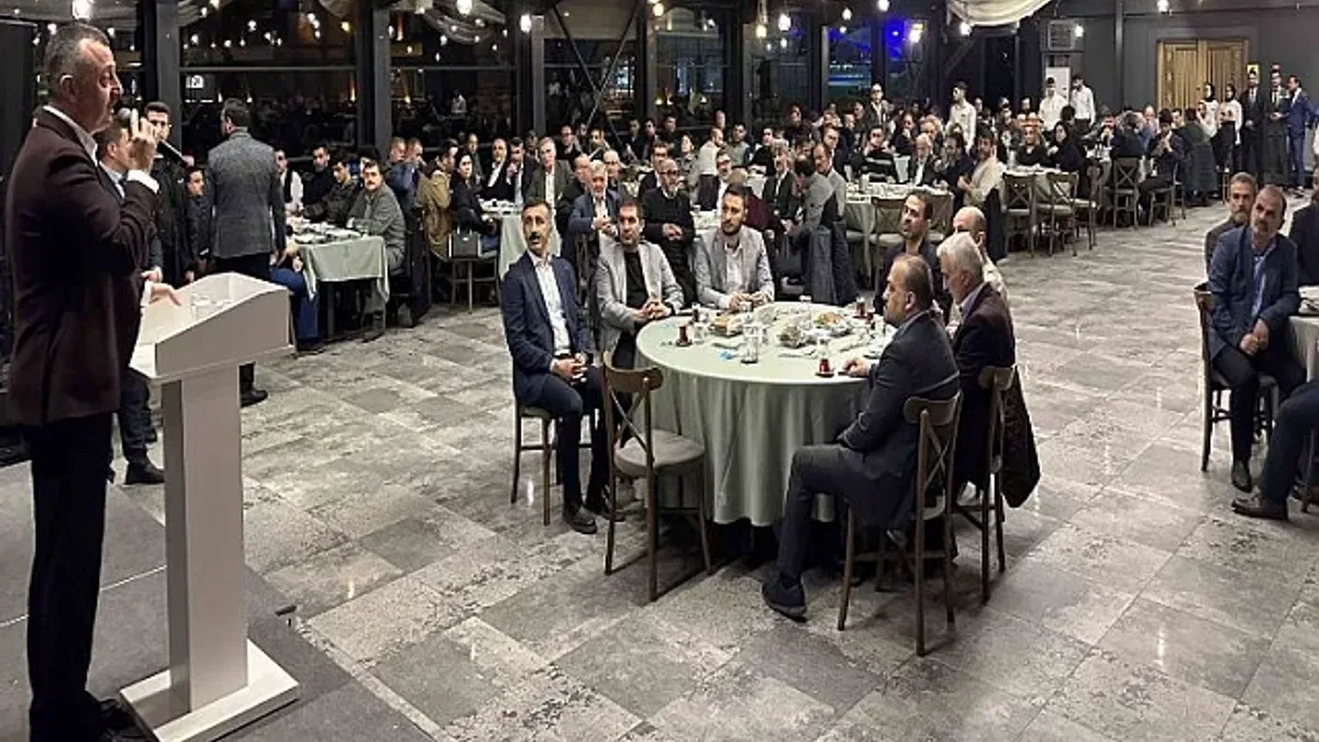 Kocaeli'de Başkan Büyükakın Bayburtlularla bulştu