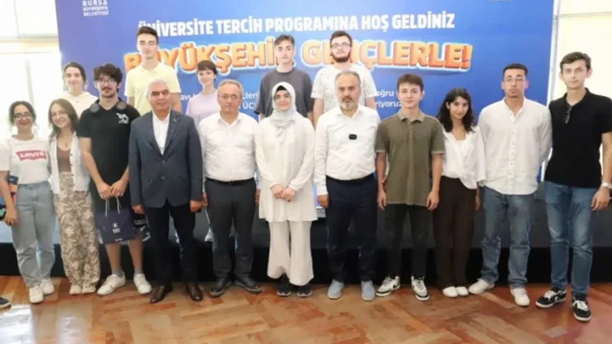 Bursa'da YKS'ye girenlere 'tercih' hizmeti