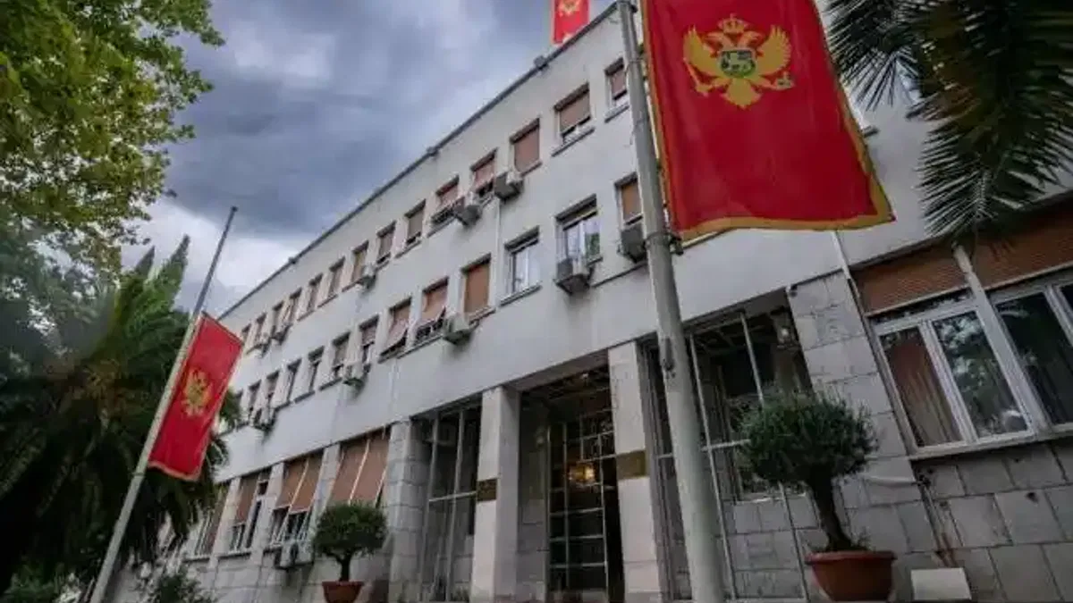 Karadağ'da 11 kişinin öldüğü silahlı saldırı nedeniyle 3 günlük yas ilan edildi