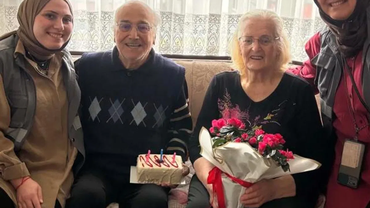 Sakarya ekipleri 65 yıllık evliliğin yıldönümüne şahitlik etti