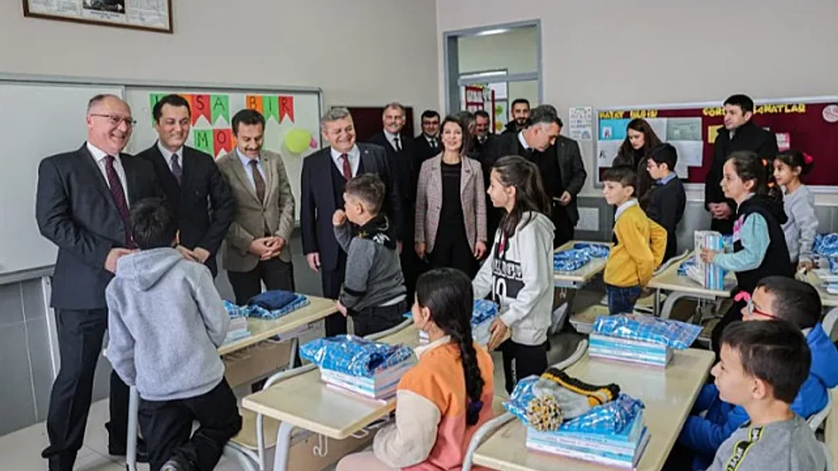 Sivas'ta depremzedelerin okul ihtiyaçlarını belediye karşılayacak