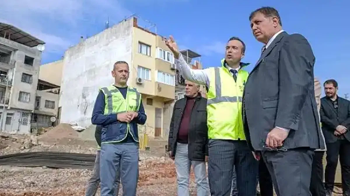 Karabağlar trafiği nefes alacak Dostluk Bulvarı'nda bağlantı yolu çalışmaları başladı