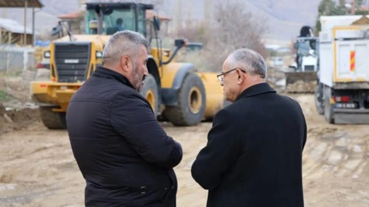 Kayseri Yahyalı'da yollarda asfalt hazırlığı