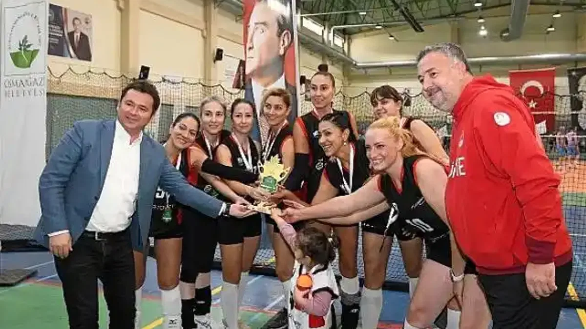 Türkiye Veteran Voleybol Turnuvası'nda şampiyonlar belli oldu