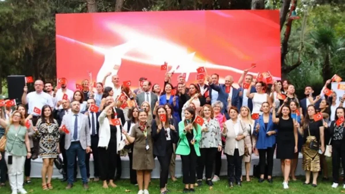 BUSİAD'ın eğitim zirvesine yoğun ilgi