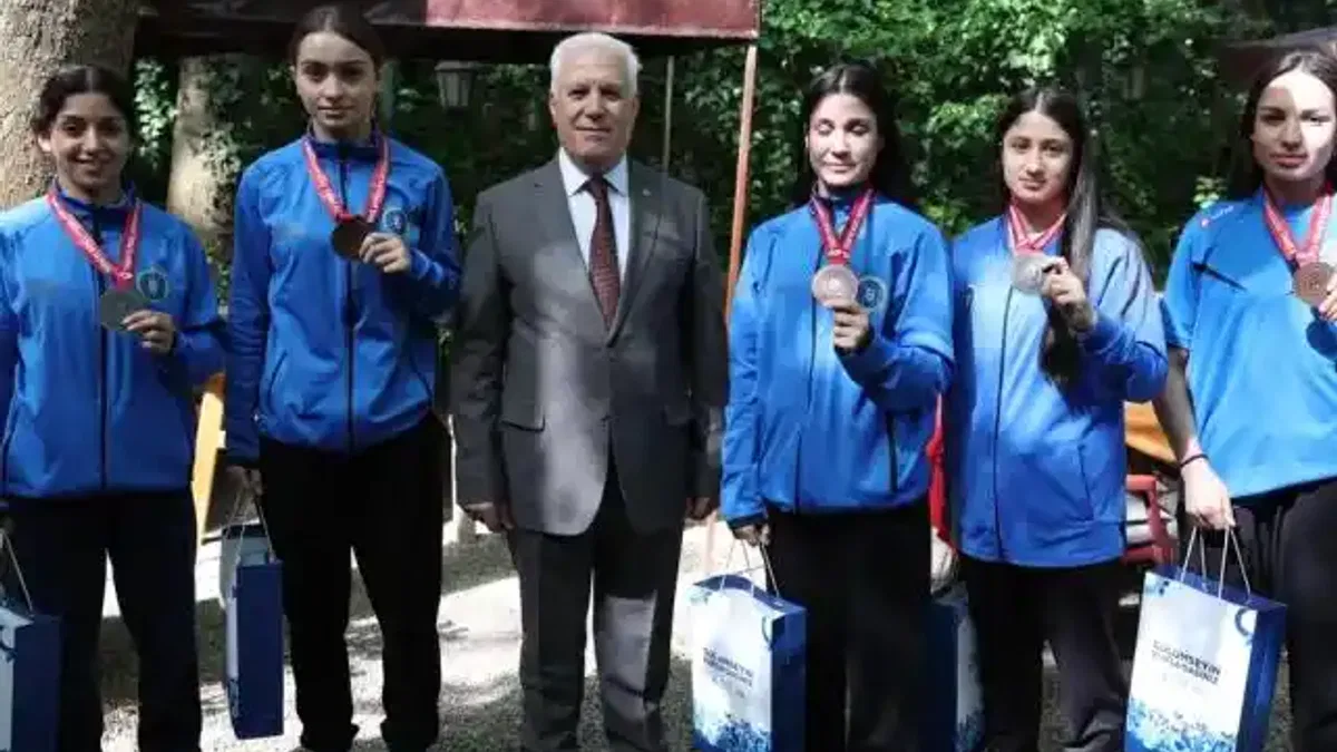 Başkan Bozbey, Bursa'nın gururlarıyla buluştu