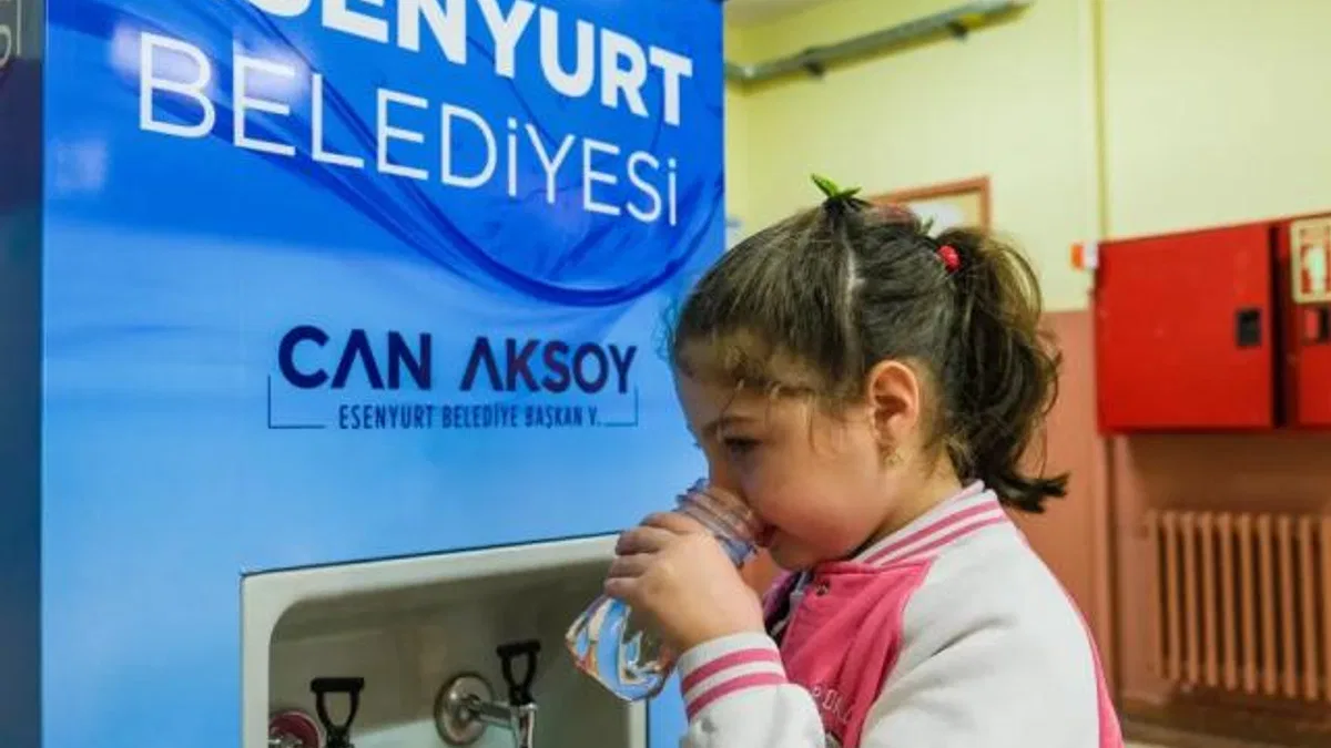 Esenyurt’ta Öğrencilere Ücretsiz İçme Suyu Desteği