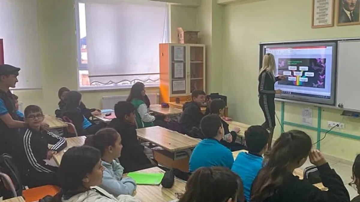 Kütahya'da gençler zararlı maddelere karşı bilgilendirildi