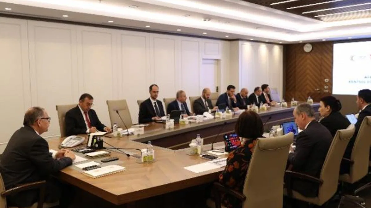 Bakan Özhaseki: 200 bin konut yıl sonuna kadar teslim edilecek