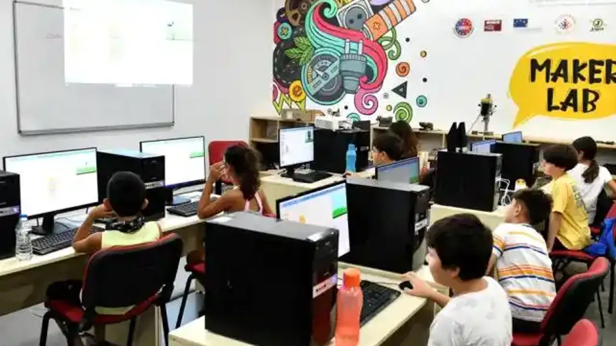 Antalya’da çocuklara robotik kodlama eğitimi