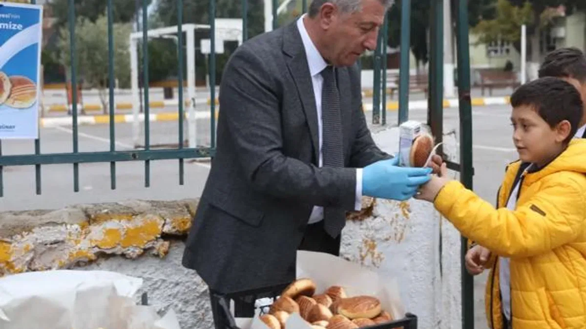 İzmir Güzelbahçe'den çocuklara okul sürprizi