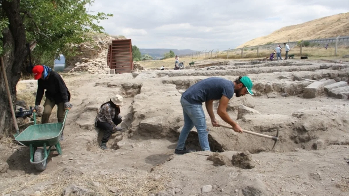 Kayseri'deki Keykubadiye Sarayı'nda yeni sezon kazıları başladı