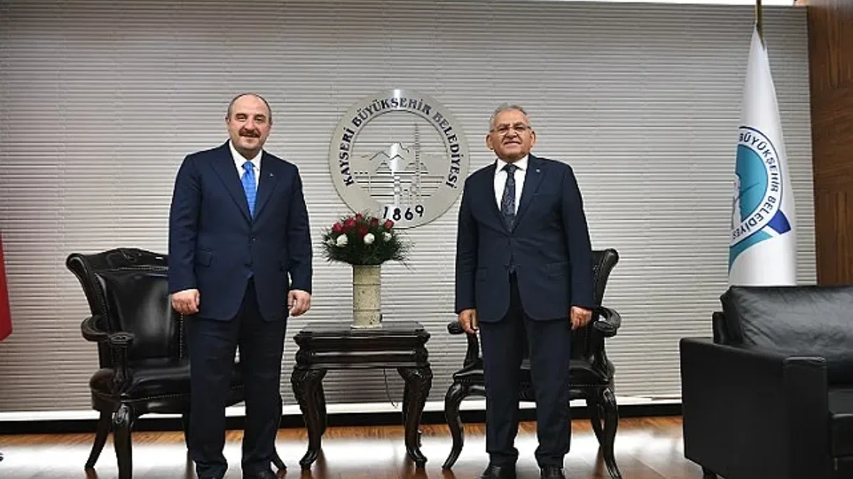 Mustafa Varank'tan Başkan Büyükkılıç'a ziyaret