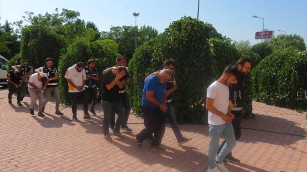 Konya'da kaçak silah imalatı ve ticareti yaptığı öne sürülen 5 kişi tutuklandı