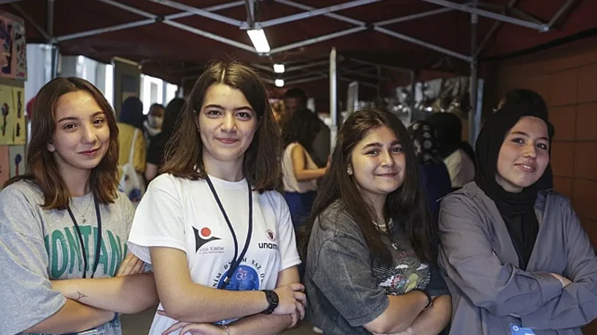 60 kız öğrenciye bilim insanı olmanın kapıları açıldı