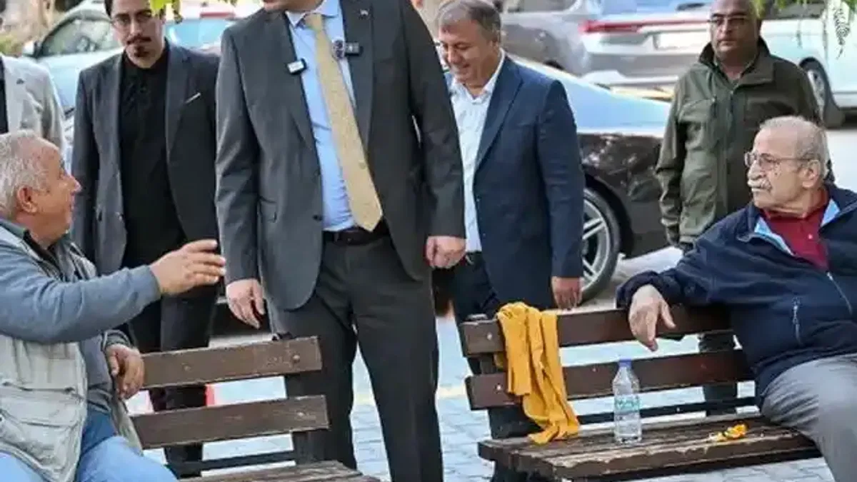 İzmir Bornova'da sokak ziyareti ile nabız yokluyor