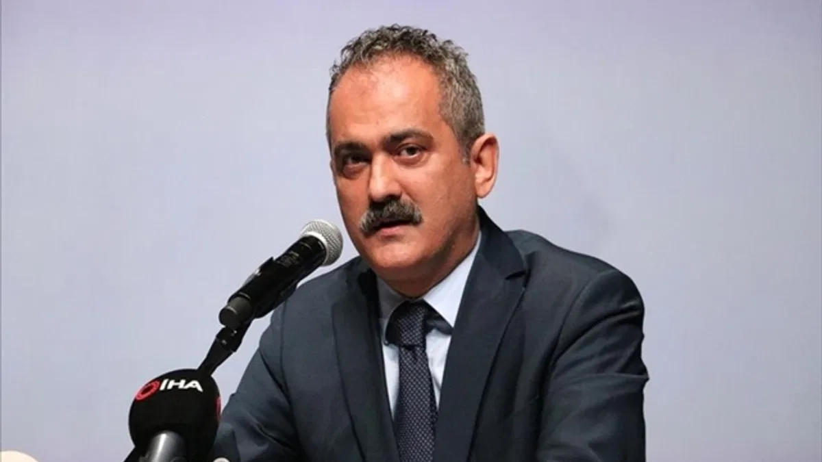 Milli Eğitim Bakanı Özer: 20 bin öğretmen ataması için ön başvurular 18-26 Temmuz'da, atamalar 1 Eylül'de yapılacak